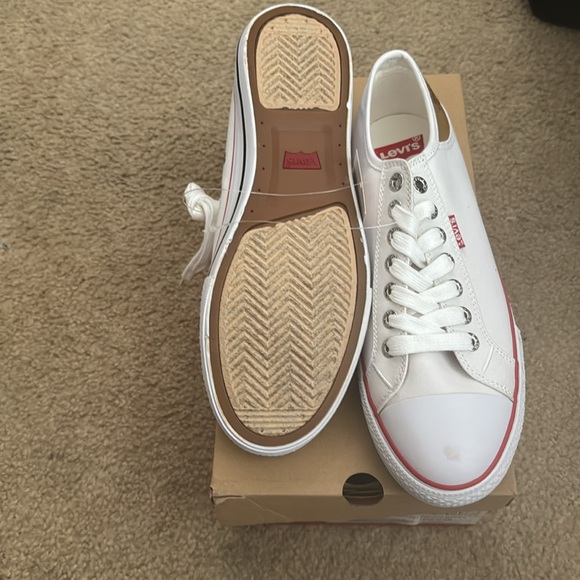 Brand new Levi’s Stan buck sneakers size 10 white - Picture 2 of 3